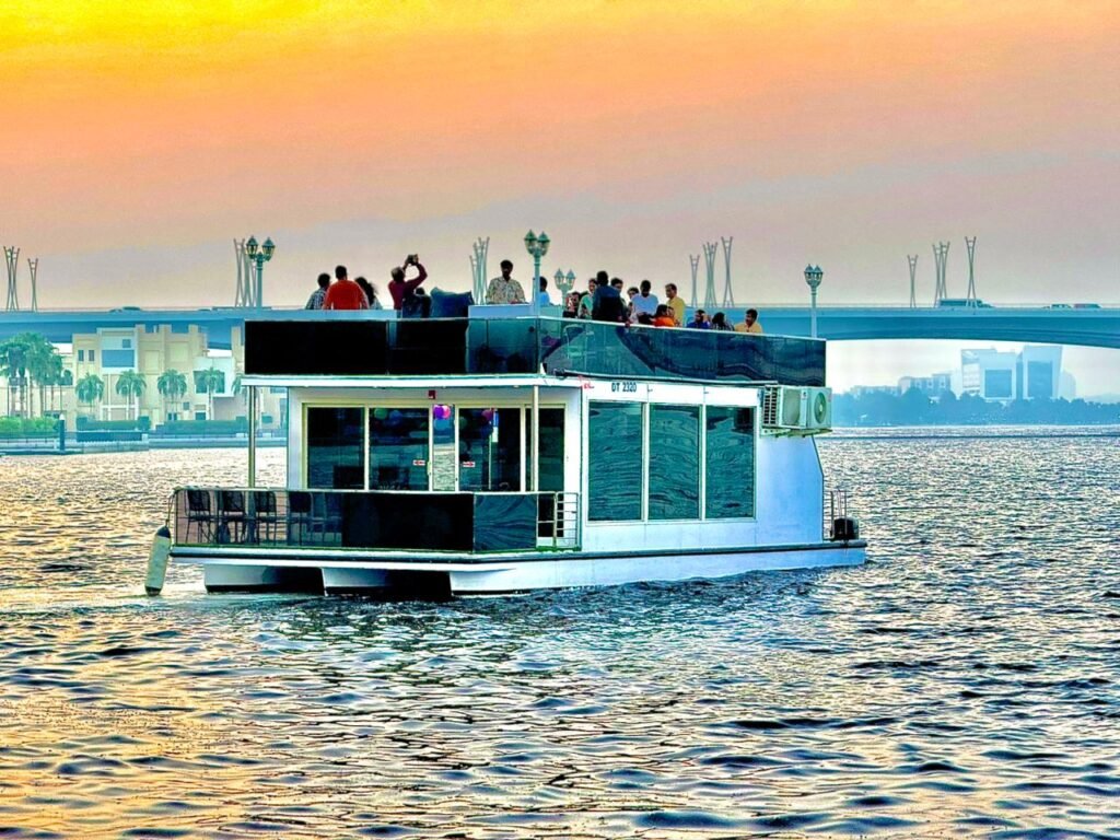 Luxury White House Boat - Dhow Cruise canal deals